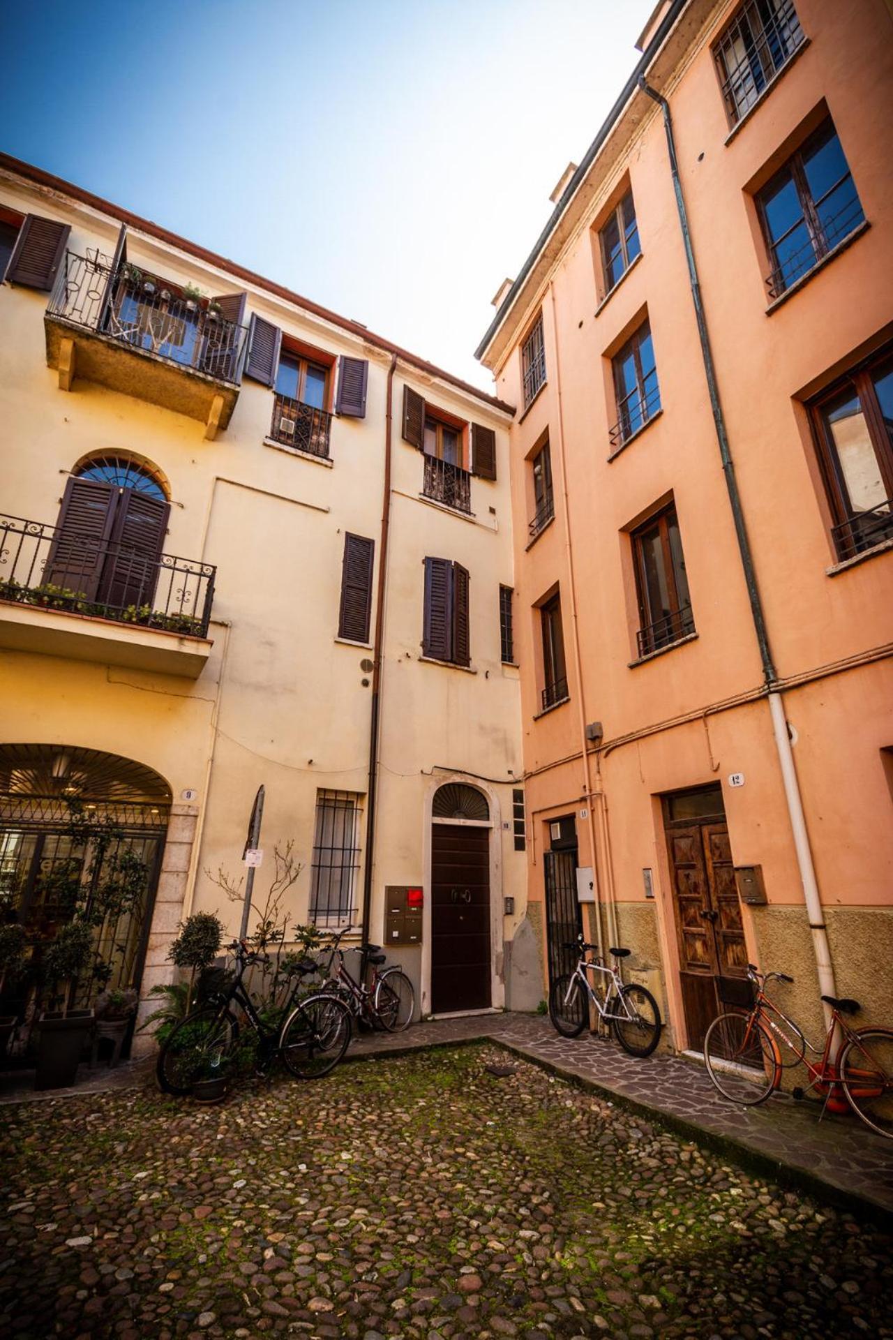 Casa Elisa Apartment Mantova Bagian luar foto